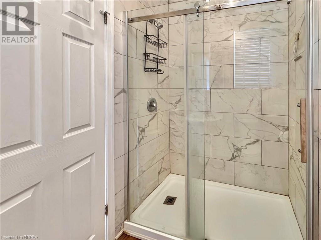 Photo 15 of 273 Brant Avenue, Brantford ON