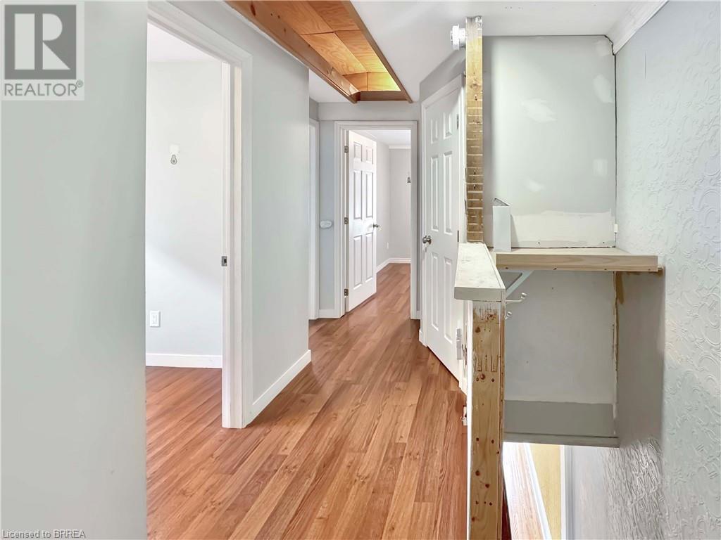 Photo 16 of 273 Brant Avenue, Brantford ON