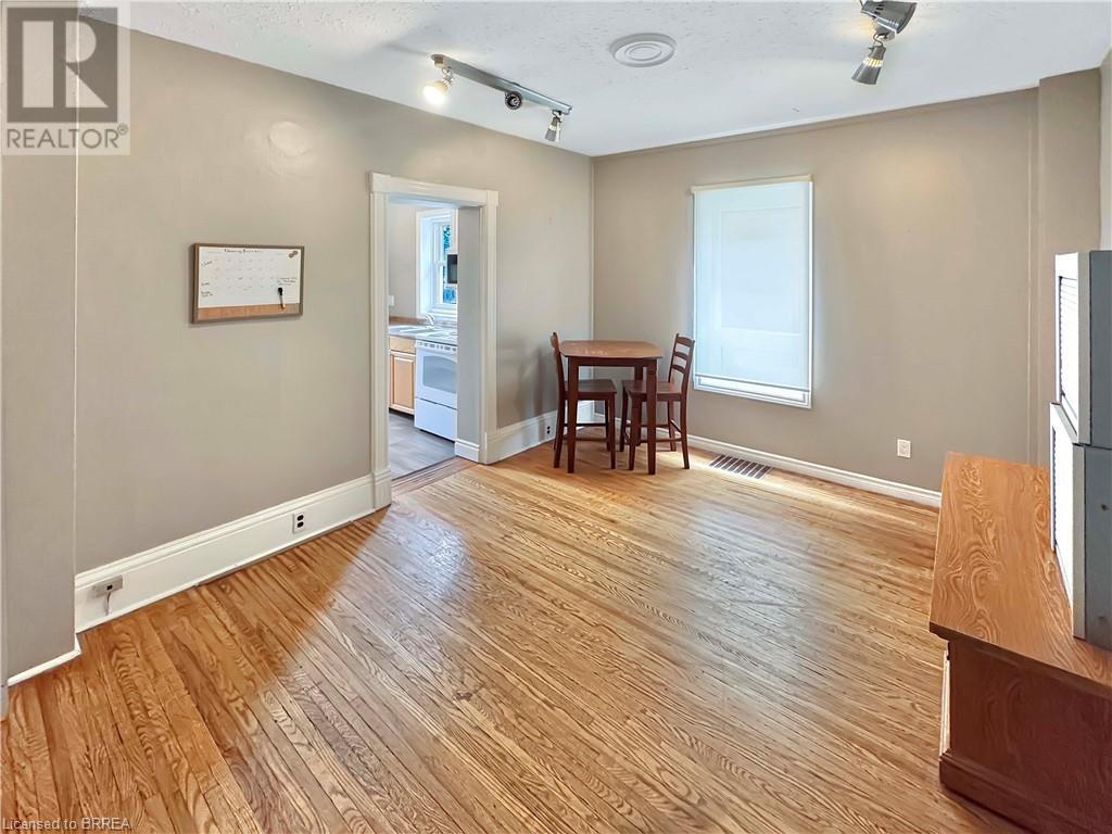 Photo 9 of 273 Brant Avenue, Brantford ON