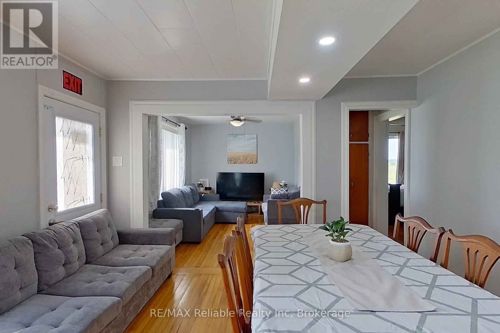 Photo 10 of 73730 Bluewater Highway, Bluewater ON