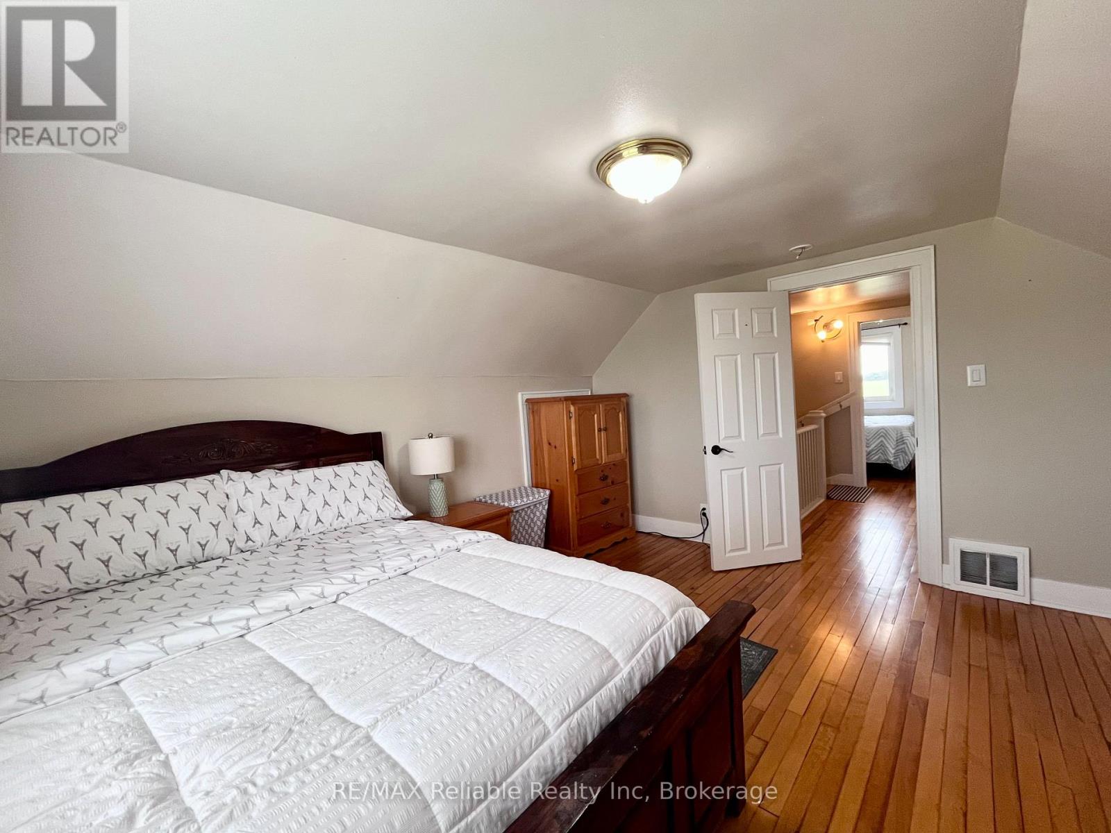 Photo 31 of 73730 Bluewater Highway, Bluewater ON