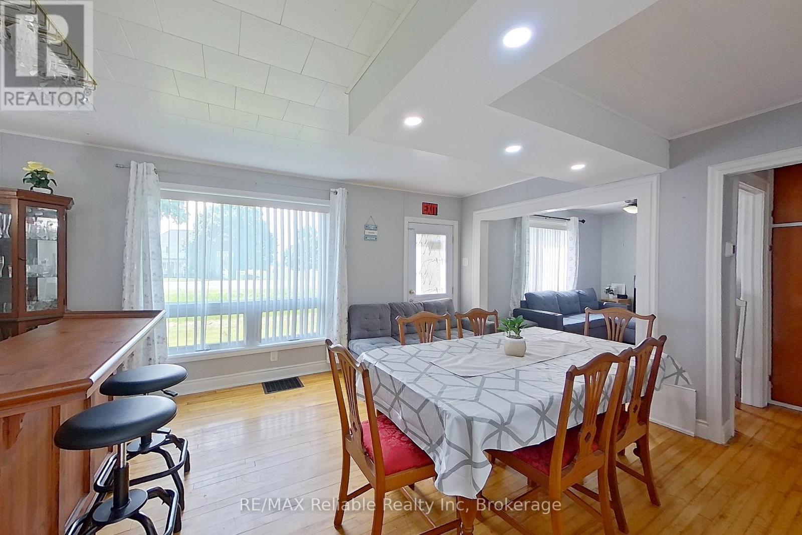 Photo 7 of 73730 Bluewater Highway, Bluewater ON