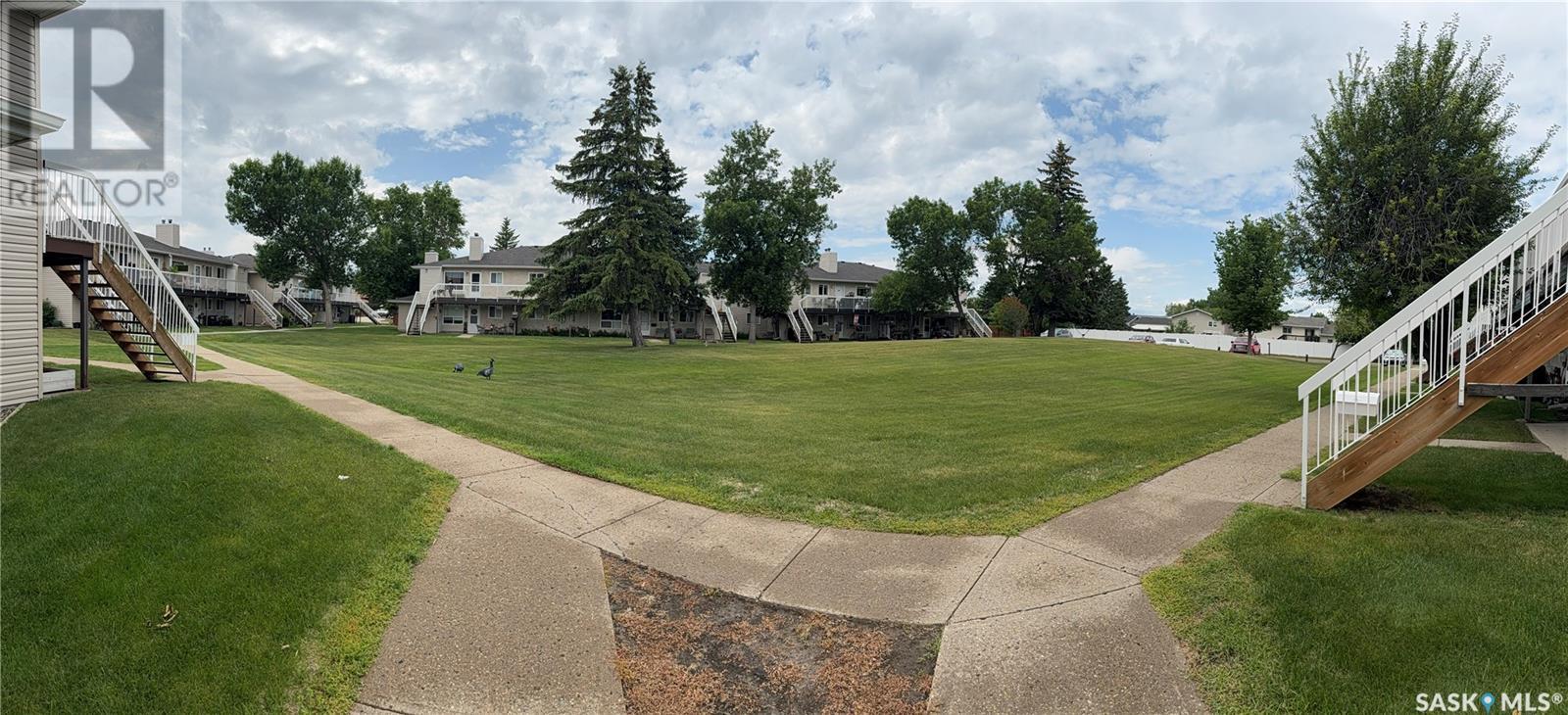 Photo 9 of 416 67 Wood Lily Drive, Moose Jaw SK