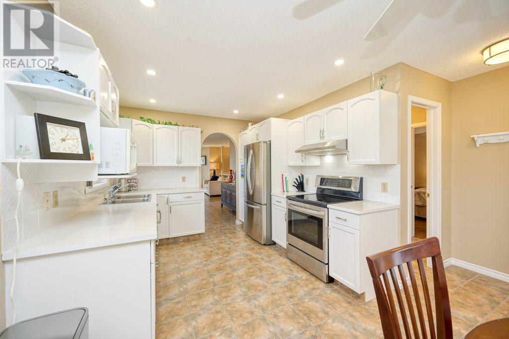 163 Sandringham Close NW, Calgary, Alberta