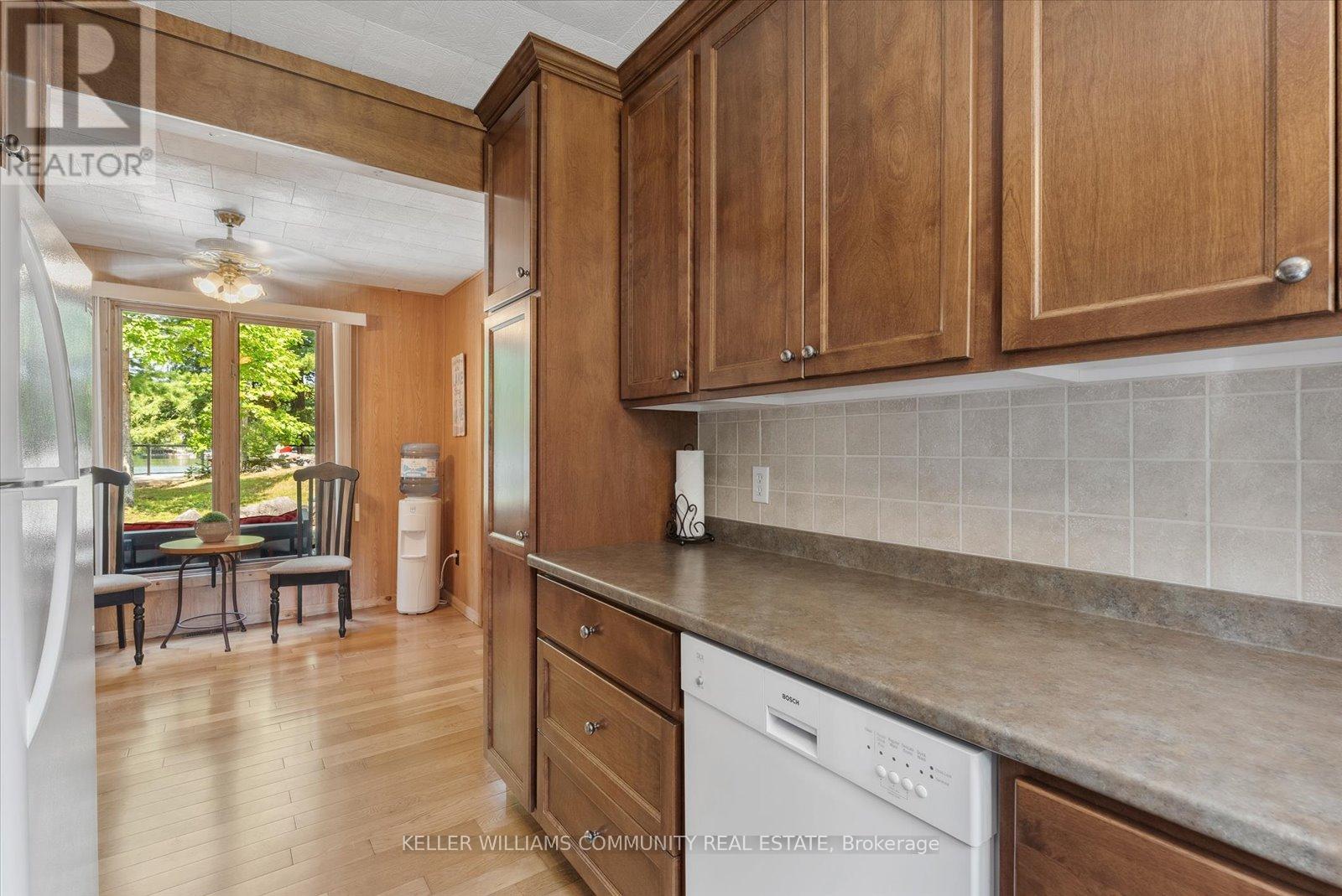 Photo 15 of 303 Maple Landing Lane, Tudor And Cashel ON