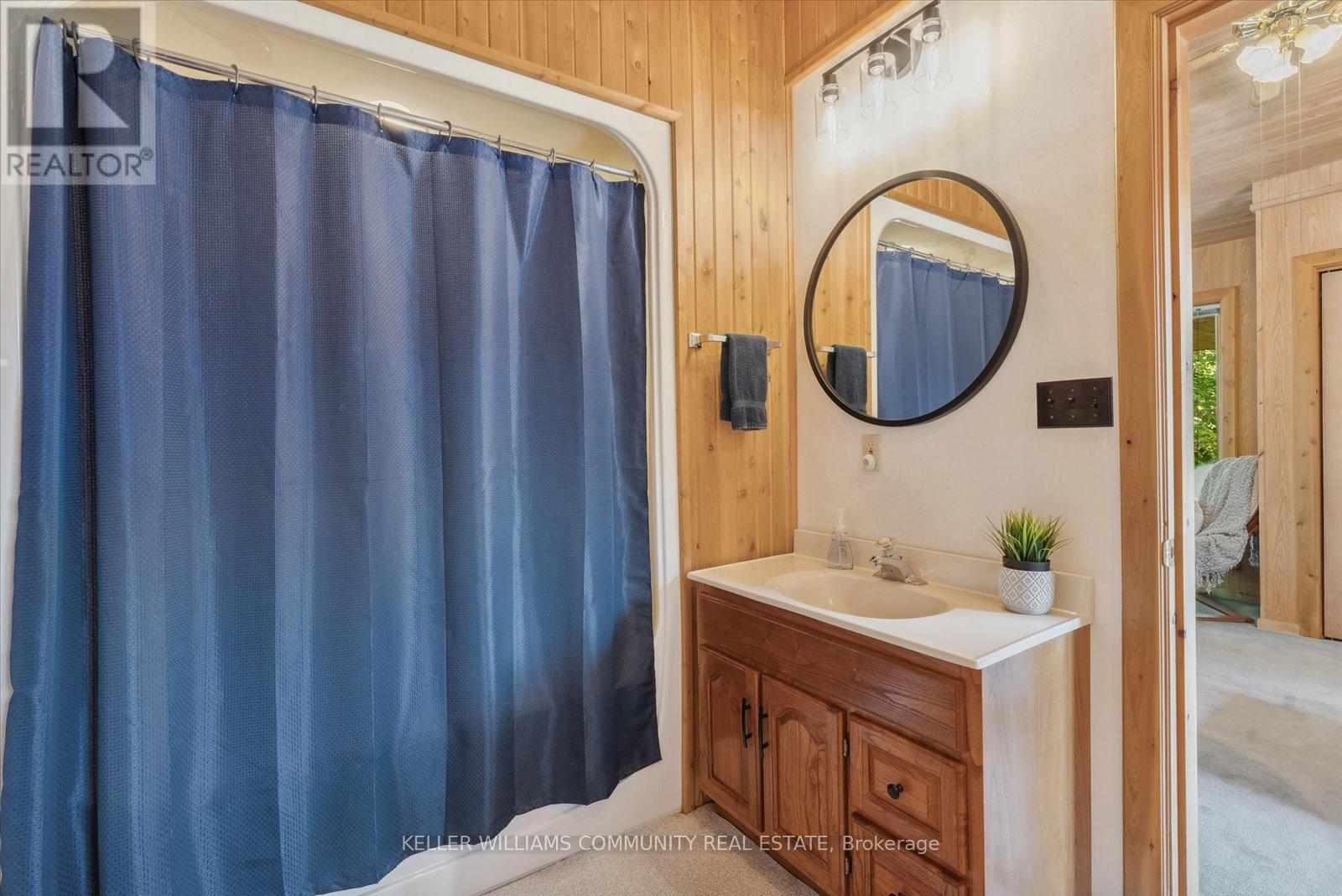 Photo 23 of 303 Maple Landing Lane, Tudor And Cashel ON