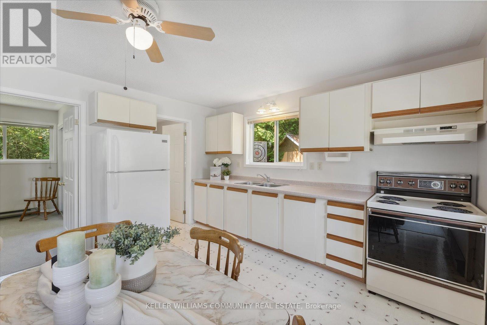 Photo 28 of 303 Maple Landing Lane, Tudor And Cashel ON