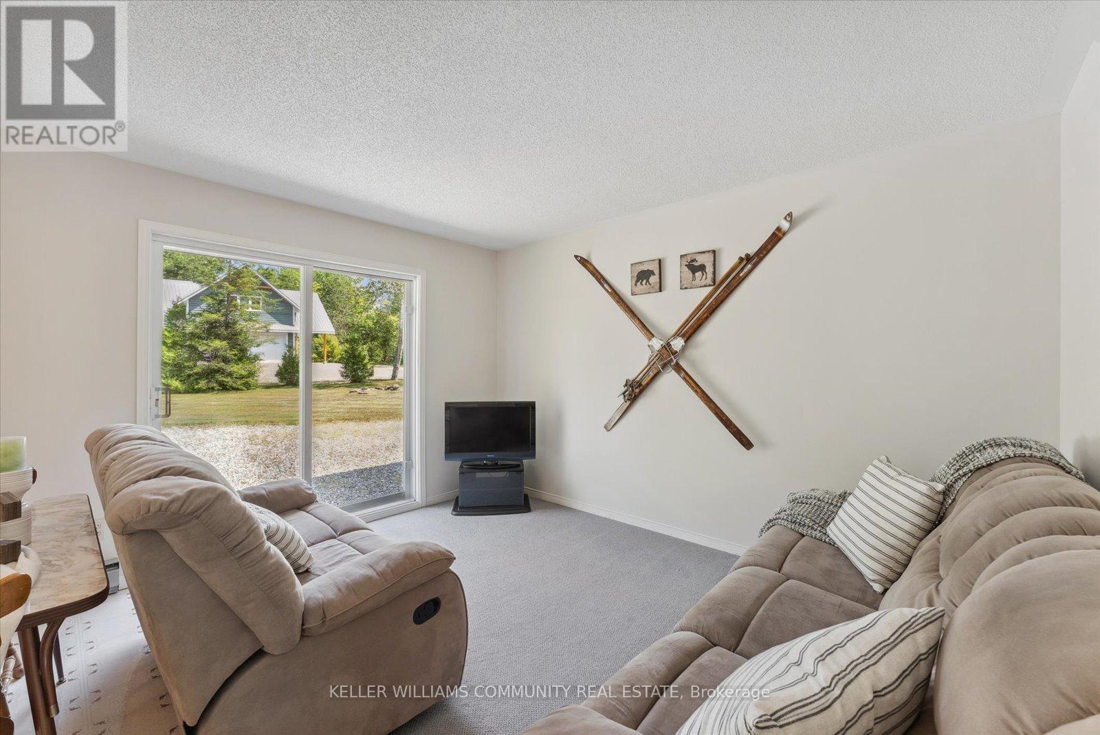 Photo 31 of 303 Maple Landing Lane, Tudor And Cashel ON