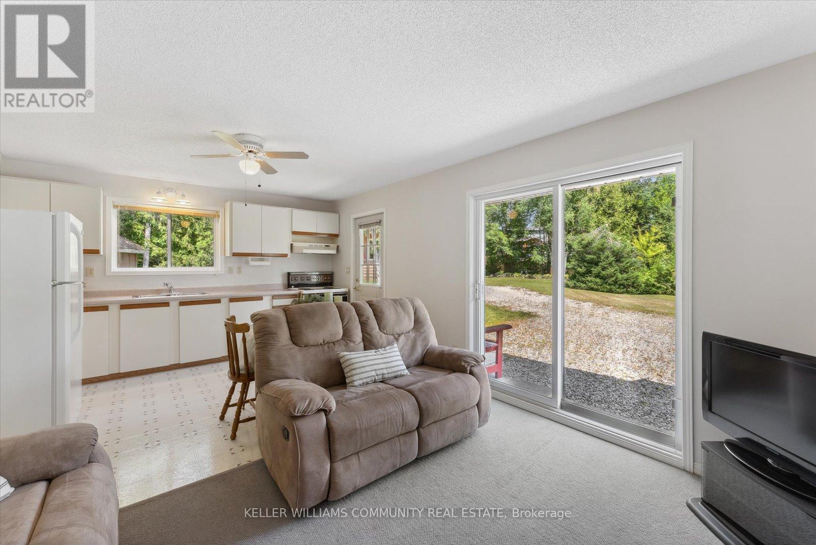 Photo 32 of 303 Maple Landing Lane, Tudor And Cashel ON