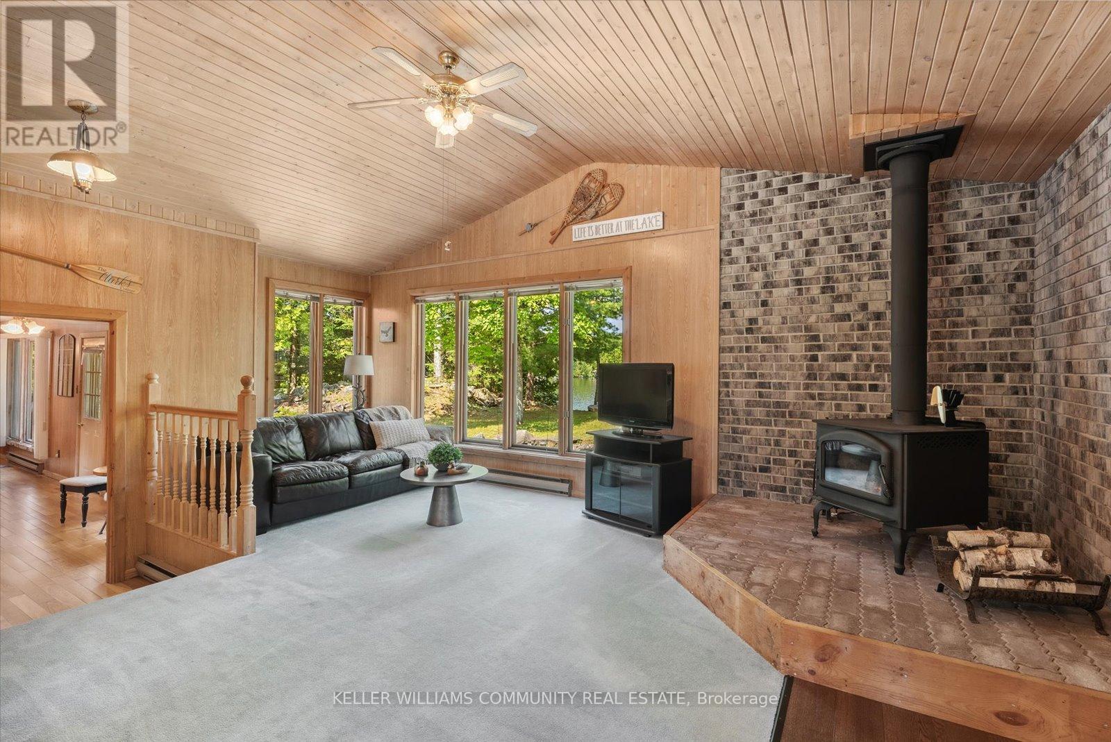 Photo 8 of 303 Maple Landing Lane, Tudor And Cashel ON