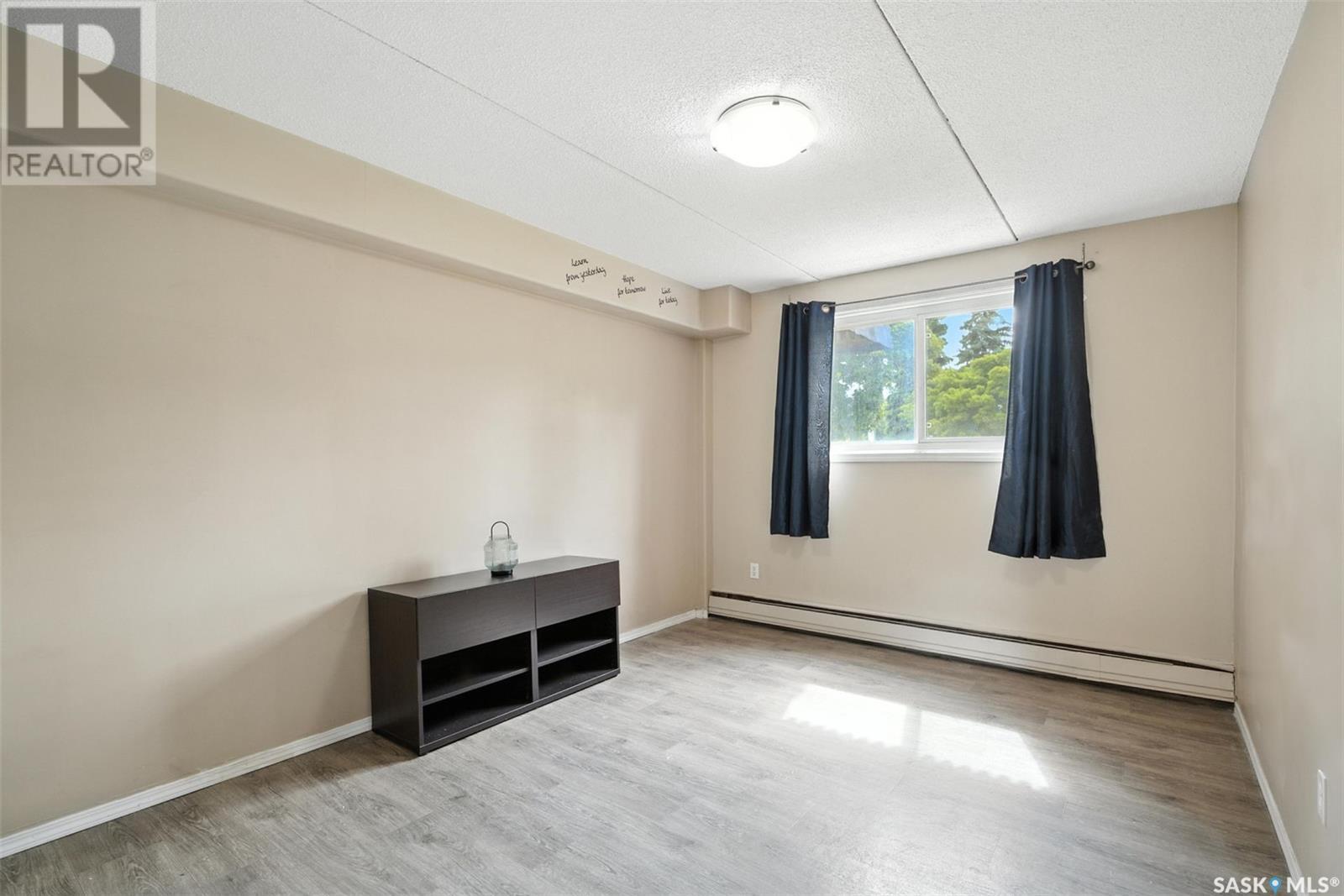 Photo 10 of 15 20 Assiniboine Drive, Saskatoon SK