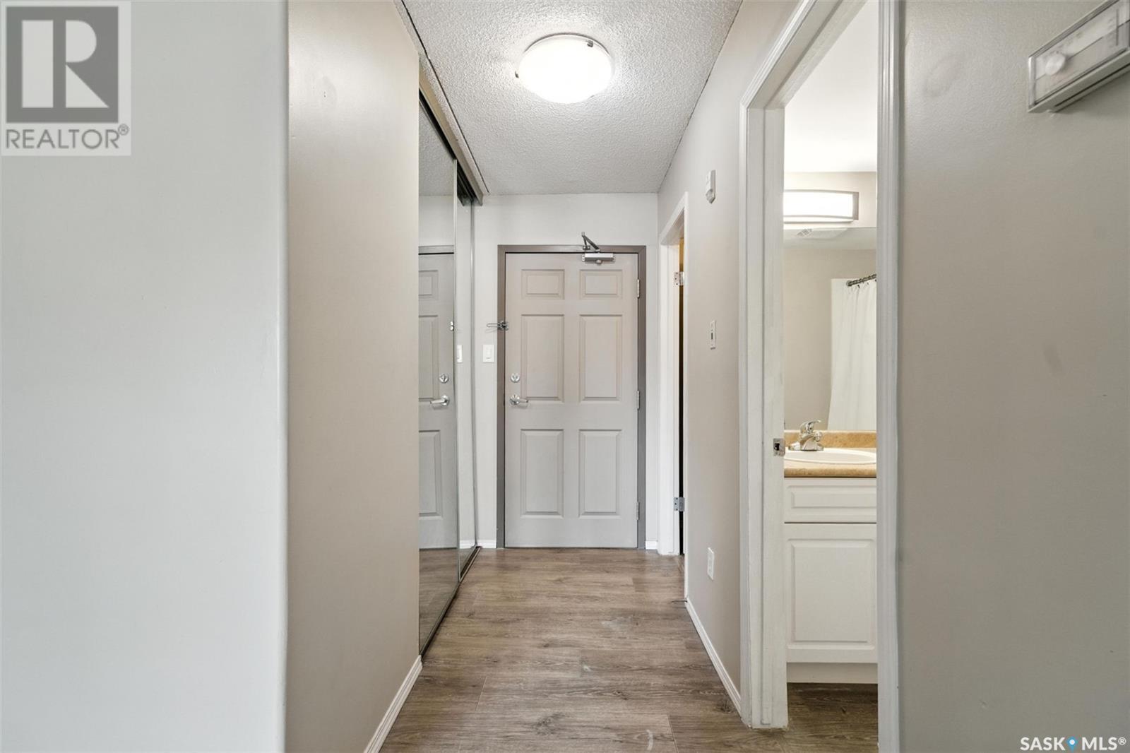 Photo 4 of 15 20 Assiniboine Drive, Saskatoon SK