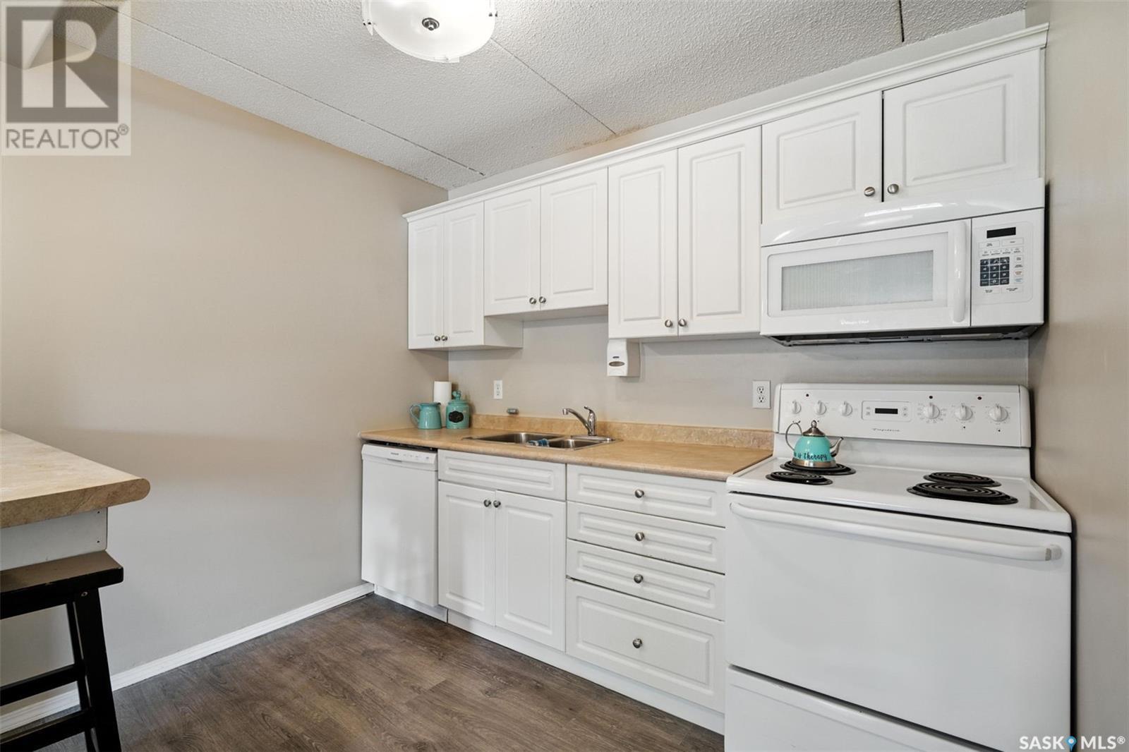 Photo 6 of 15 20 Assiniboine Drive, Saskatoon SK