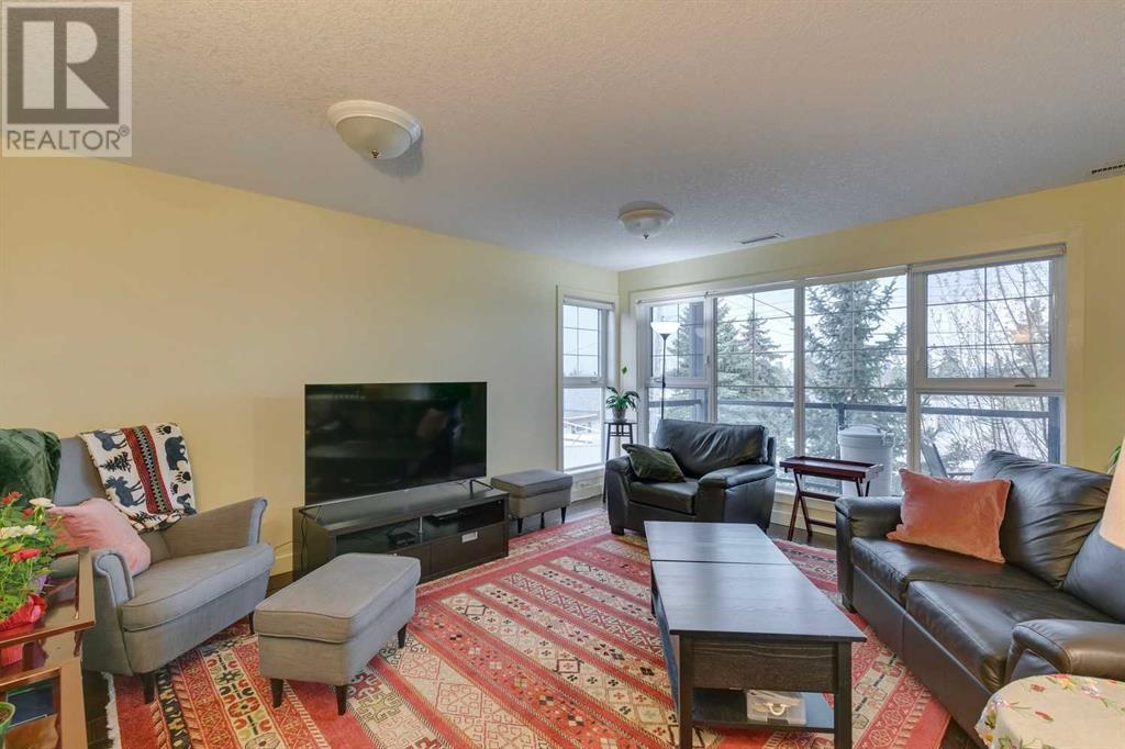 Multi-family House for Sale in  Mckinnon Drive NE Mayland Heights Calgary 