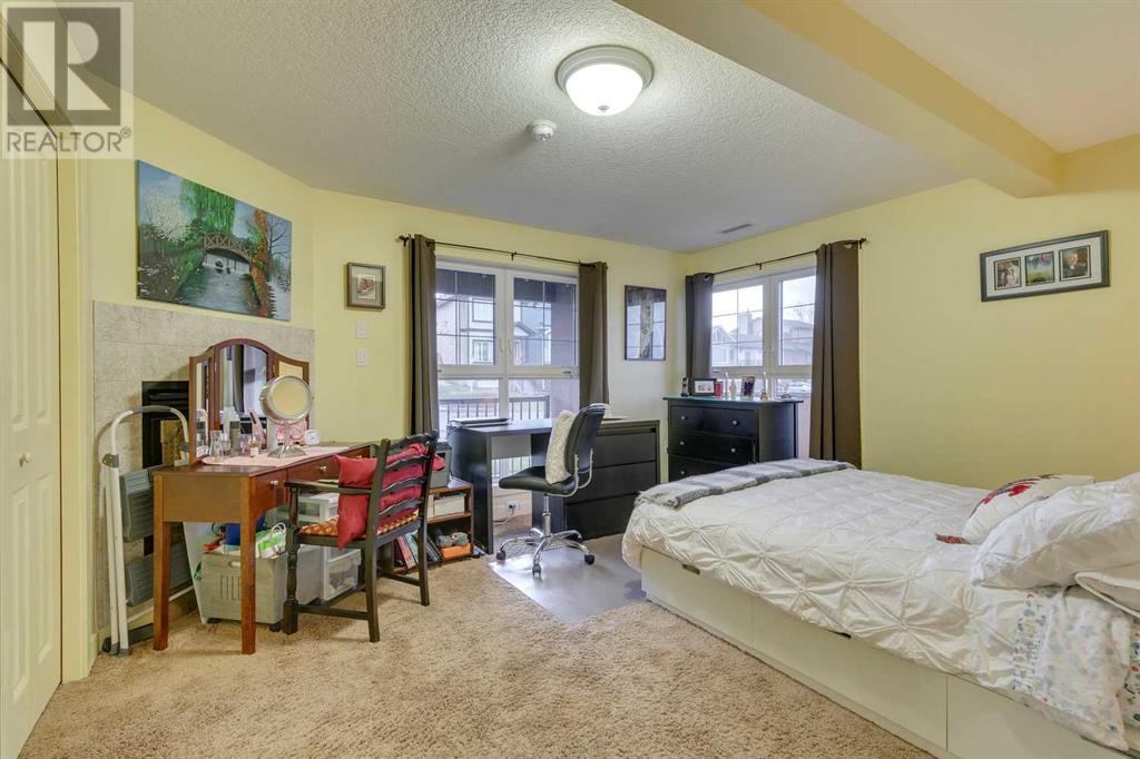 Multi-family House for Sale in  Mckinnon Drive NE Mayland Heights Calgary 
