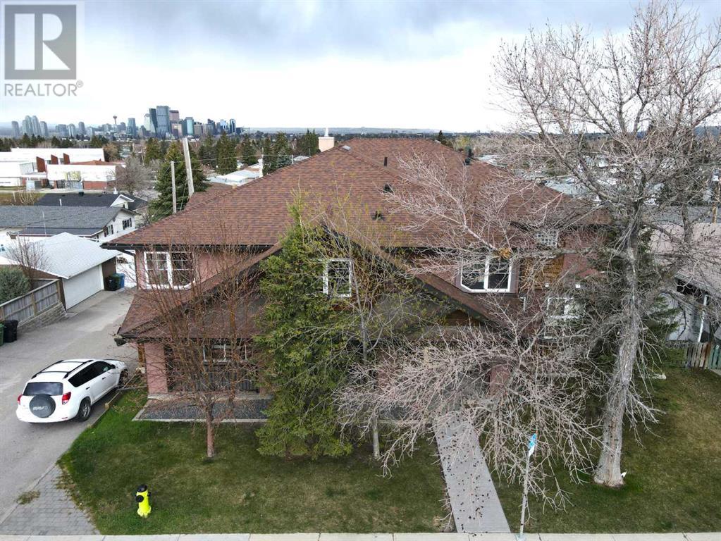 Multi-family House for Sale in  Mckinnon Drive NE Mayland Heights Calgary 