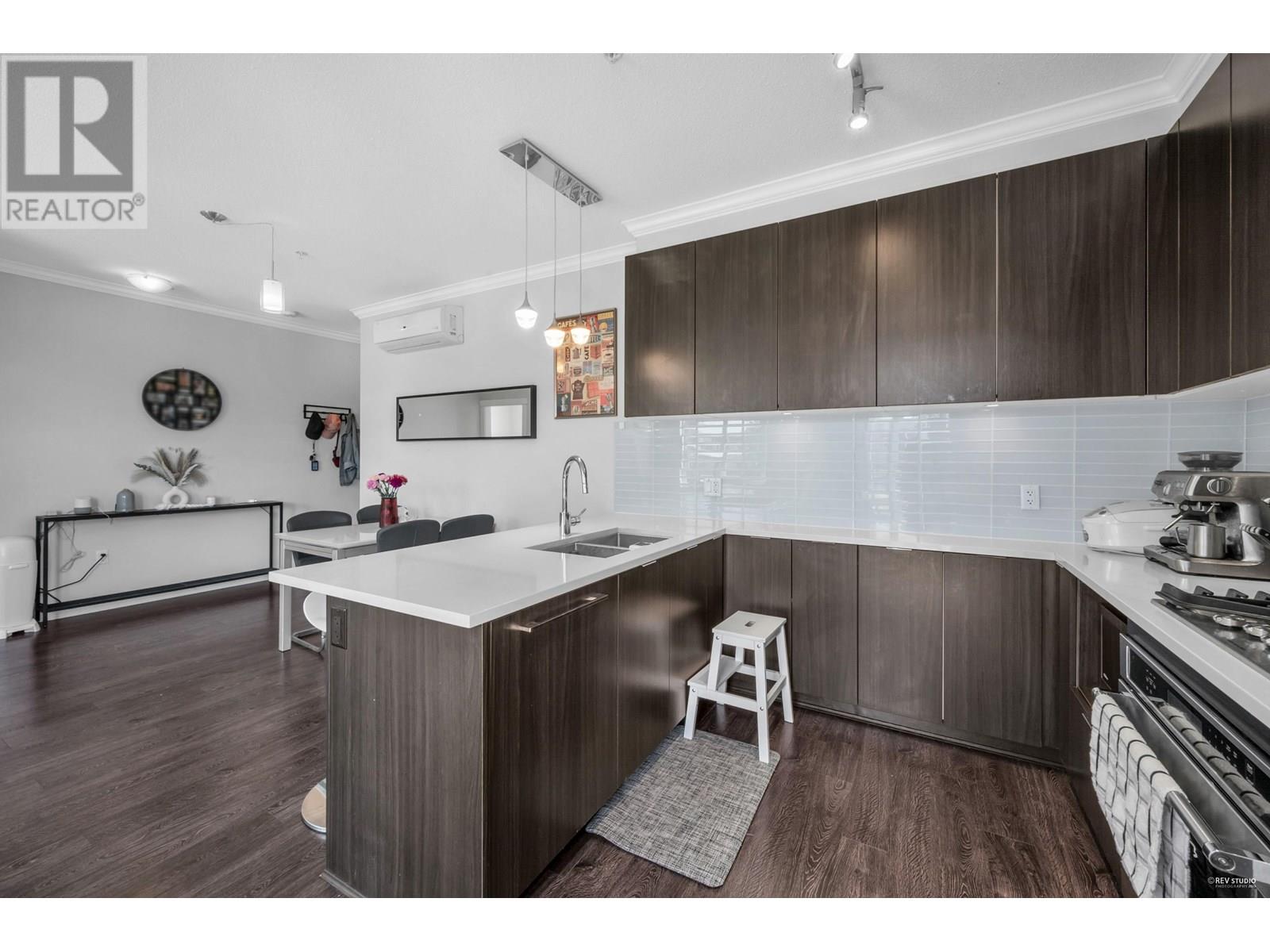 Photo 12 of 211 9366 Tomicki Avenue, Richmond BC
