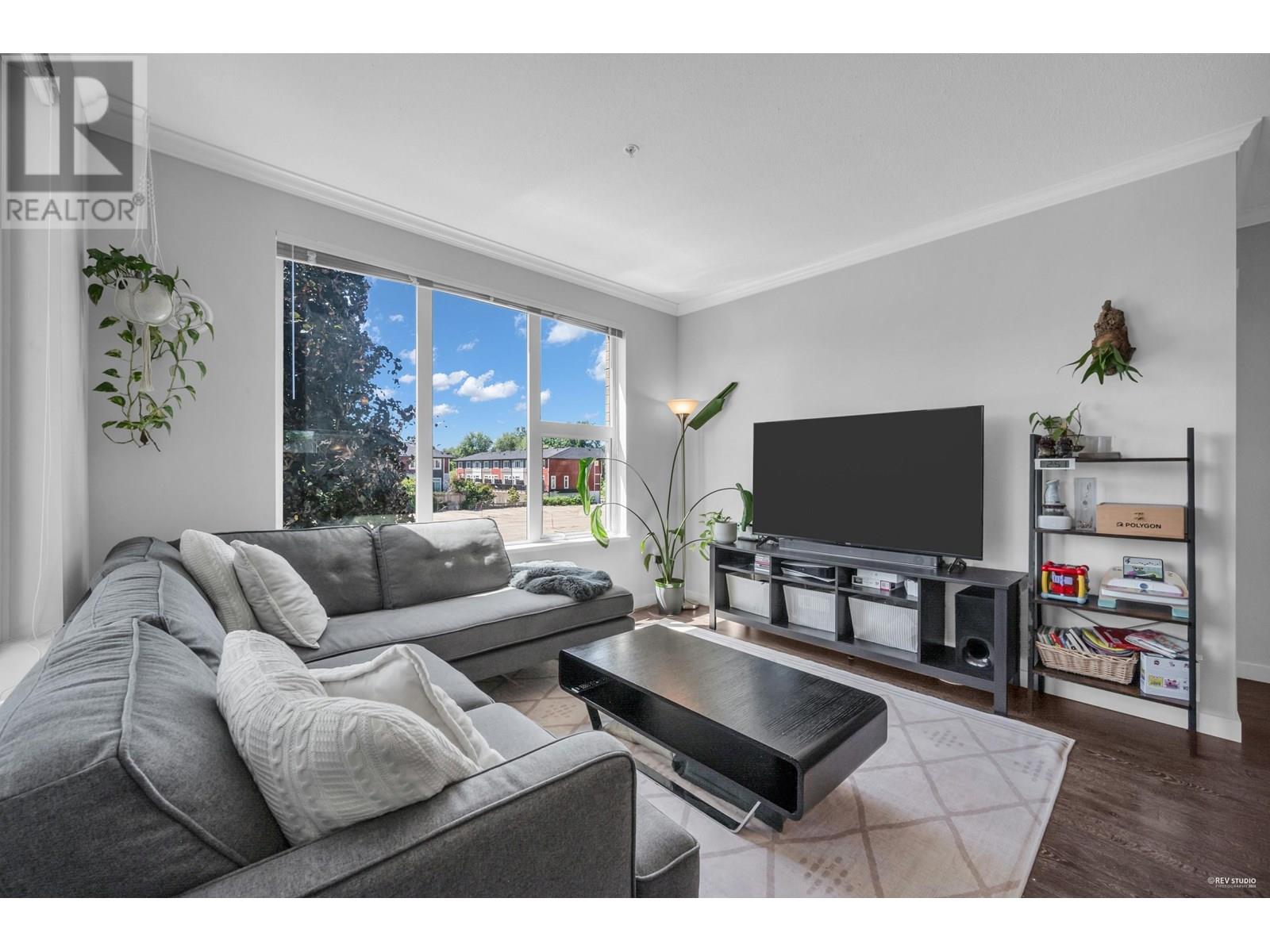 Photo 3 of 211 9366 Tomicki Avenue, Richmond BC