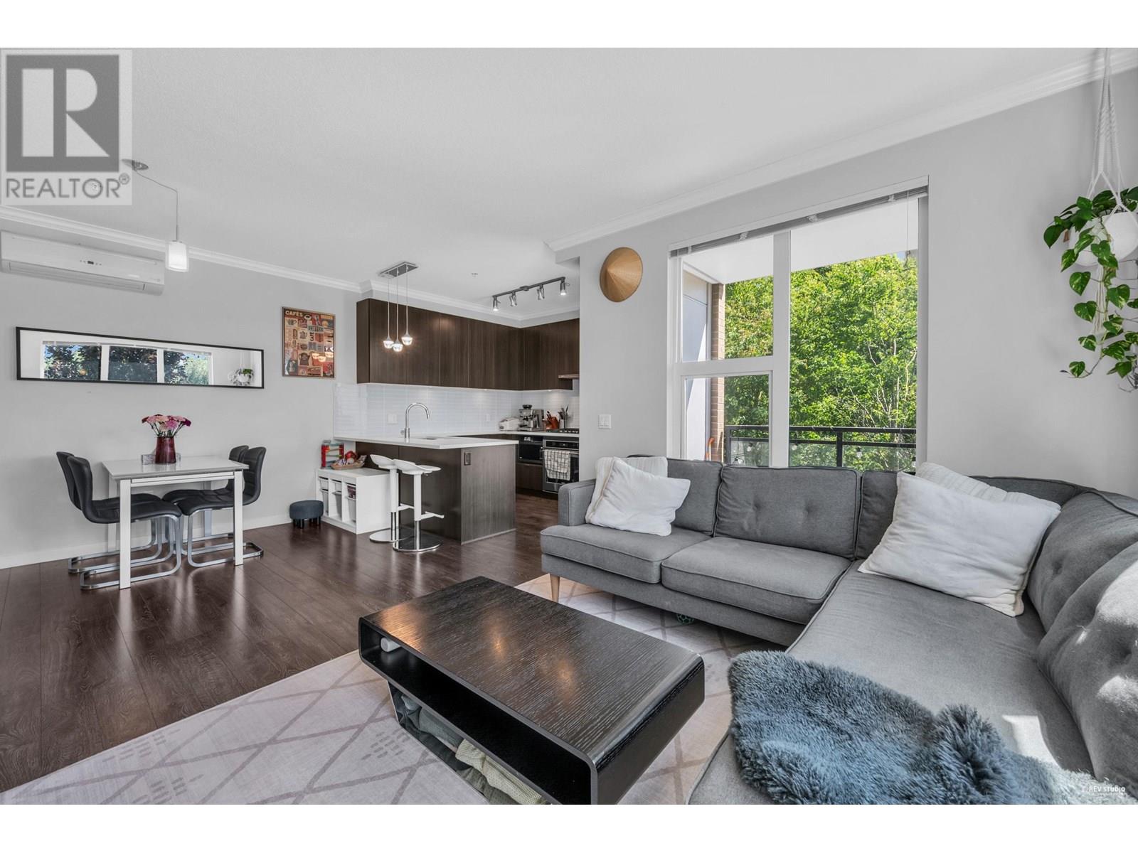 Photo 4 of 211 9366 Tomicki Avenue, Richmond BC