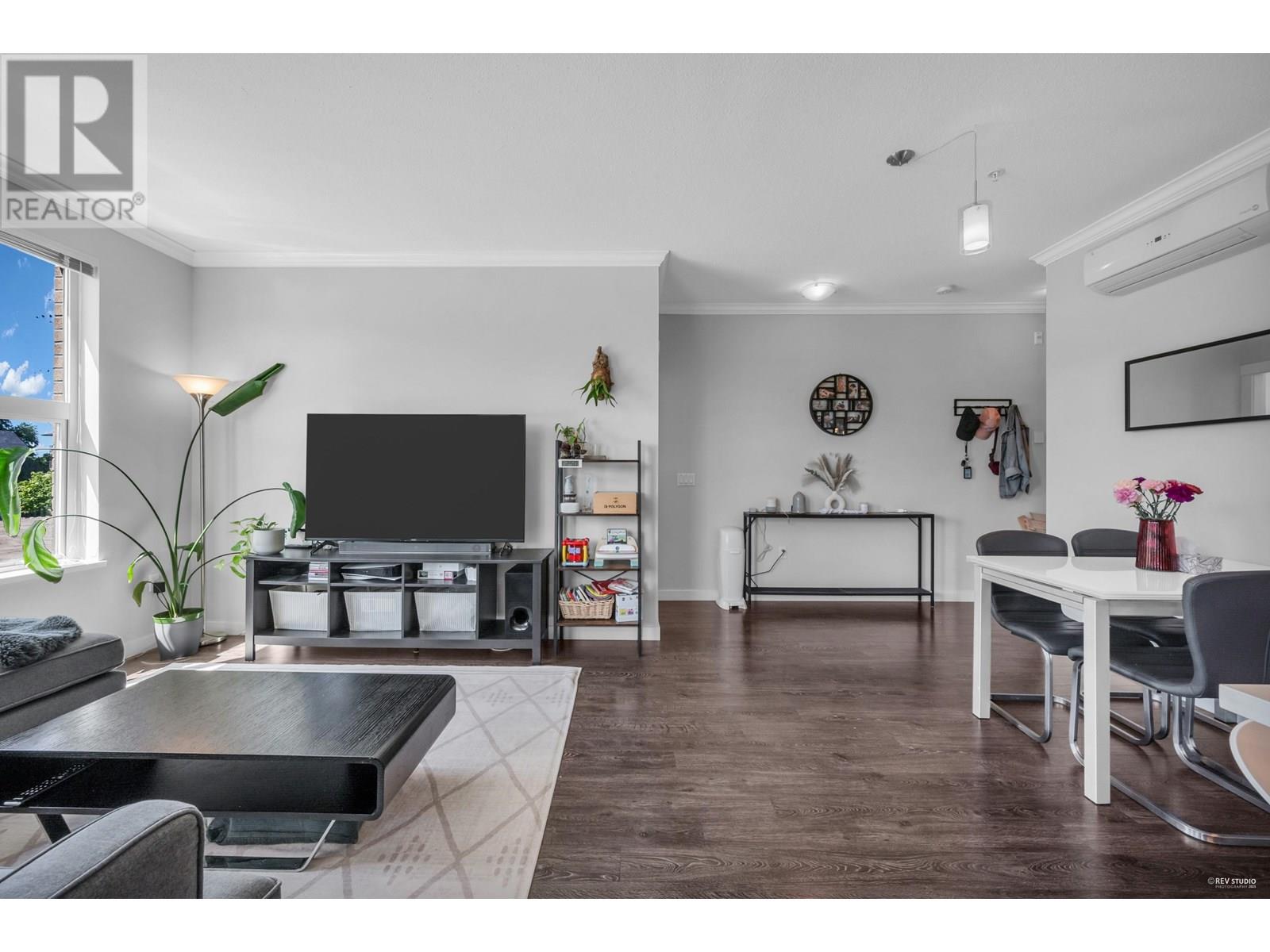 Photo 6 of 211 9366 Tomicki Avenue, Richmond BC