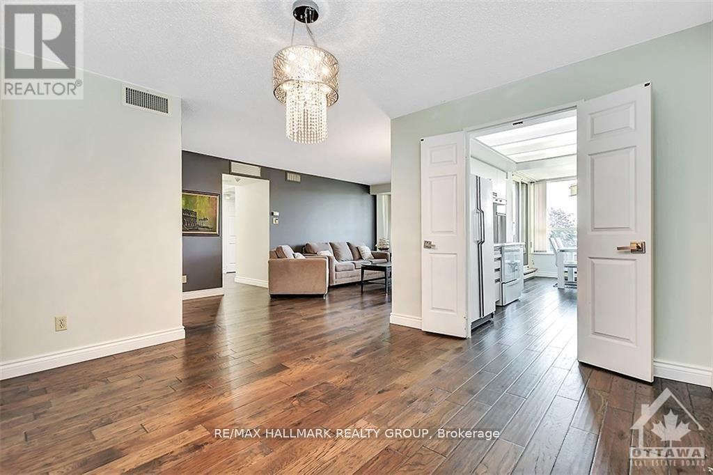 Photo 12 of 306 1510 Riverside Drive, Ottawa ON