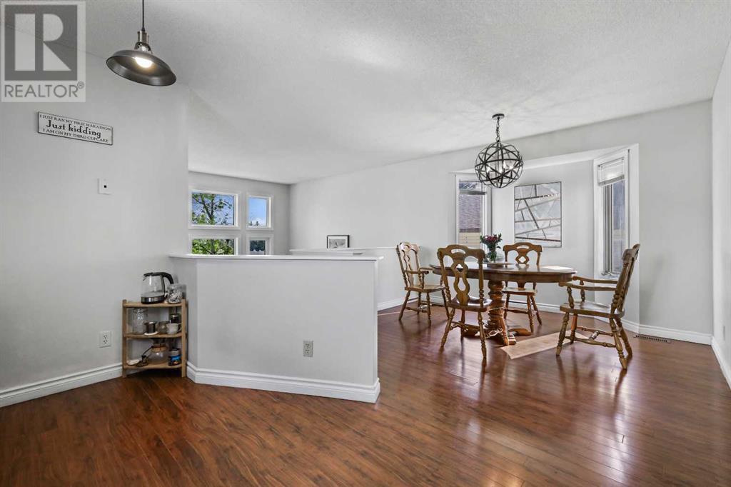 Single Family House 3 Level for Sale in  Macewan Drive NW MacEwan Glen Calgary 