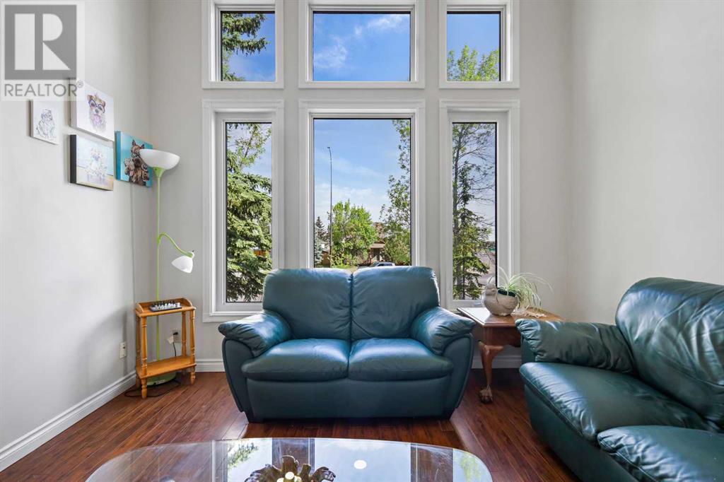 Single Family House 3 Level for Sale in  Macewan Drive NW MacEwan Glen Calgary 