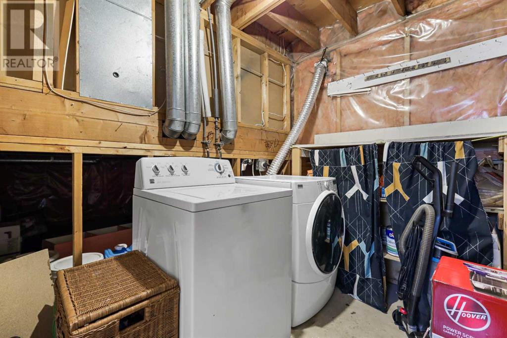 Single Family House 3 Level for Sale in  Macewan Drive NW MacEwan Glen Calgary 