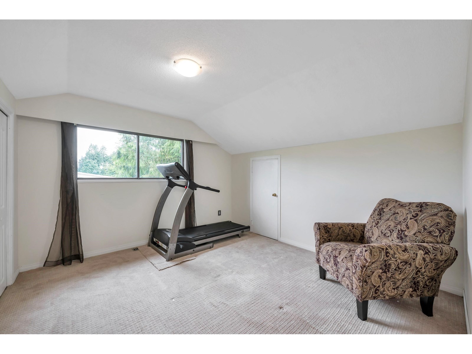 Photo 16 of 33318 Holland Avenue, Abbotsford BC