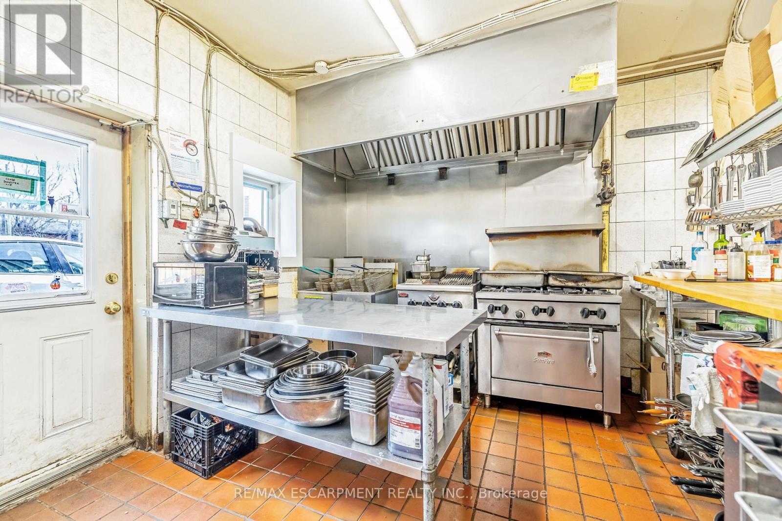 Photo 14 of 262 270 Main Street S, Guelph Eramosa ON