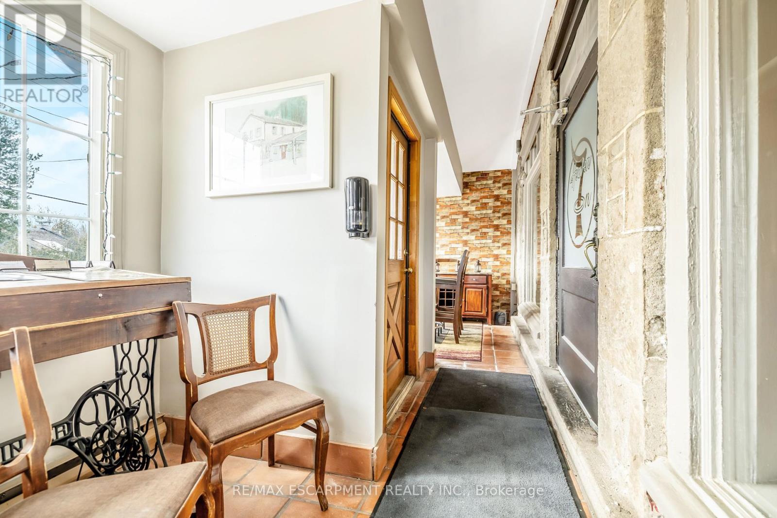 Photo 40 of 262 270 Main Street S, Guelph Eramosa ON