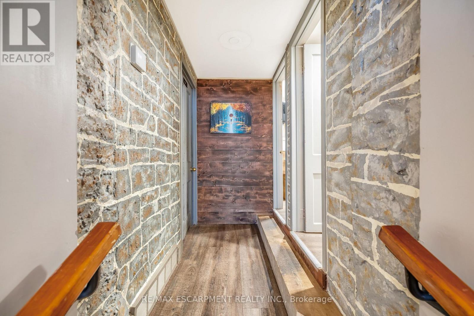 Photo 26 of 262 270 Main Street S, Guelph Eramosa ON
