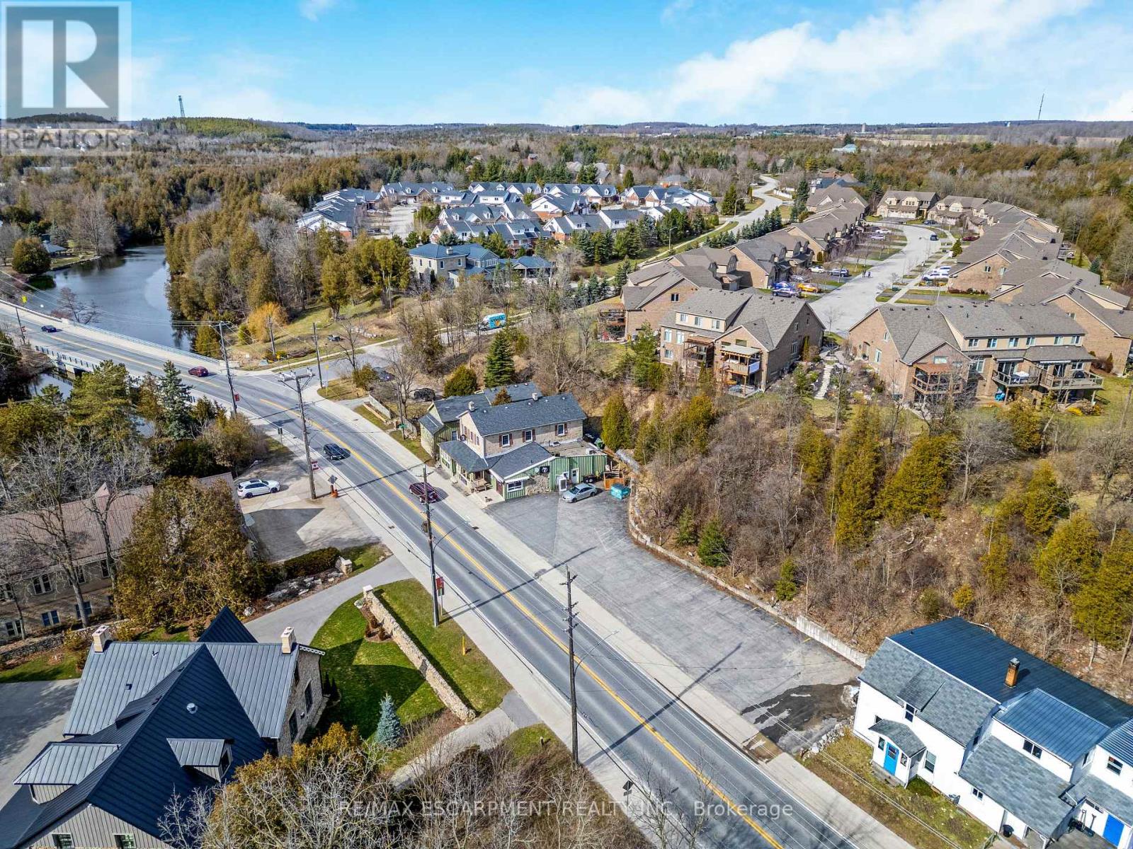 Photo 1 of 262 270 Main Street S, Guelph Eramosa ON