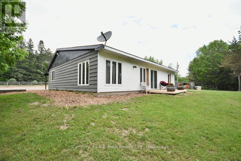 Photo 25 of 2286 Flos Ten Road E, Springwater ON