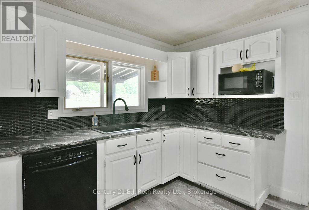 Photo 9 of 2286 Flos Ten Road E, Springwater ON