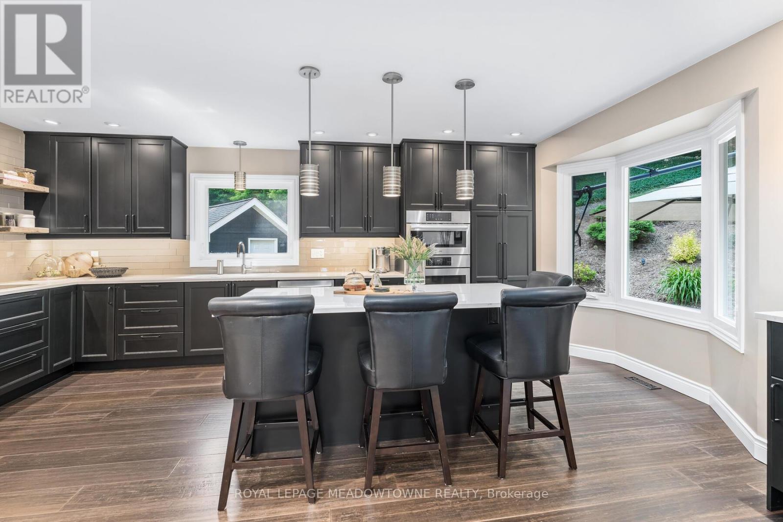 Photo 12 of 20 Cindebarke Terrace, Halton Hills ON