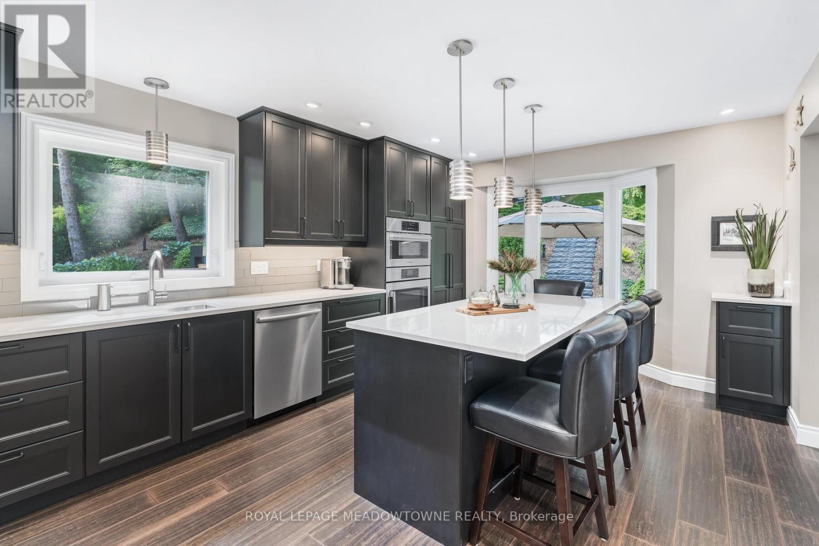 Photo 16 of 20 Cindebarke Terrace, Halton Hills ON