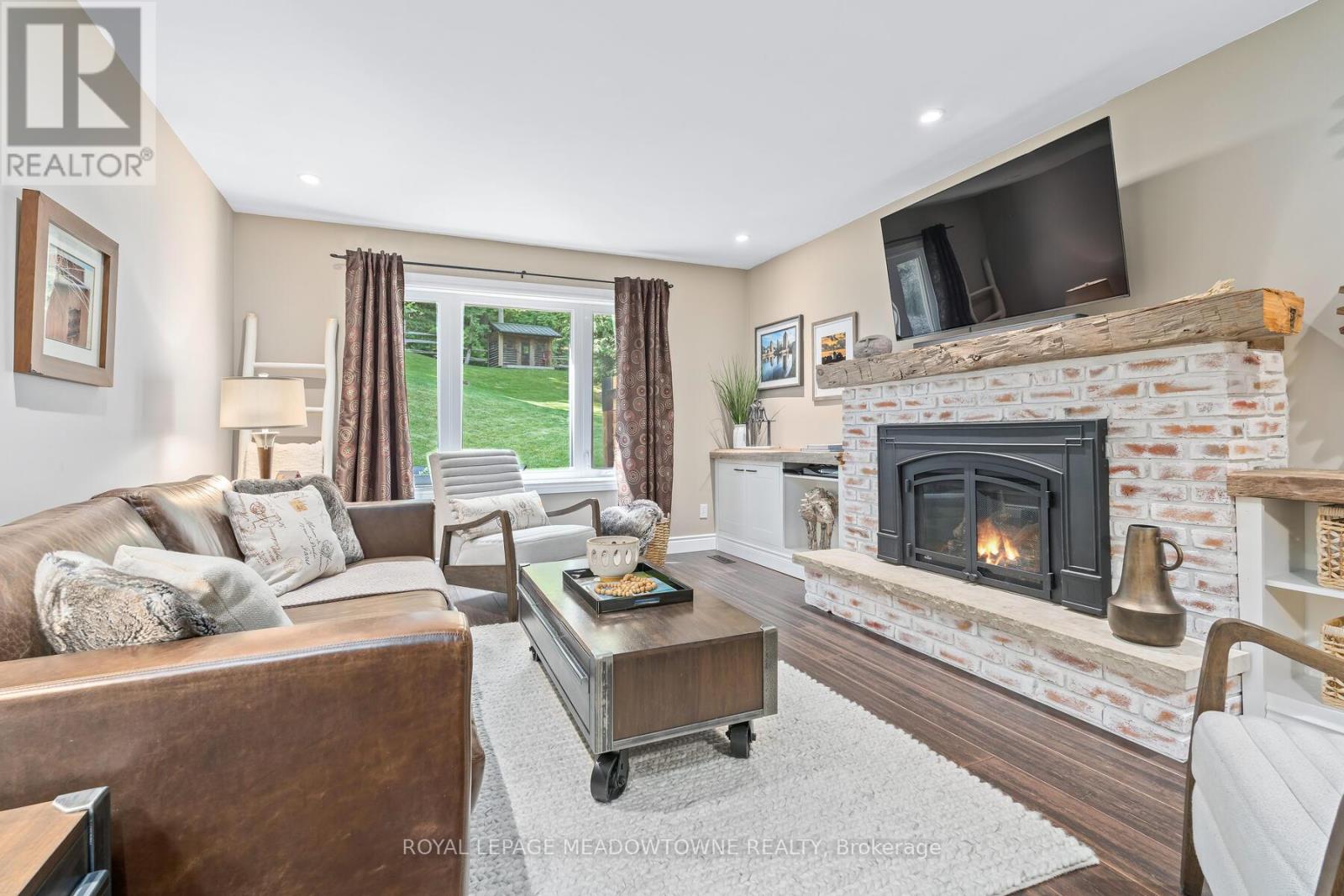 Photo 19 of 20 Cindebarke Terrace, Halton Hills ON