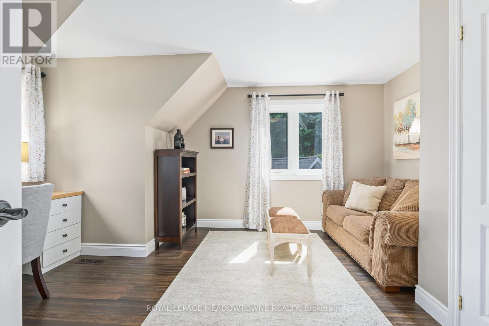 Photo 24 of 20 Cindebarke Terrace, Halton Hills ON