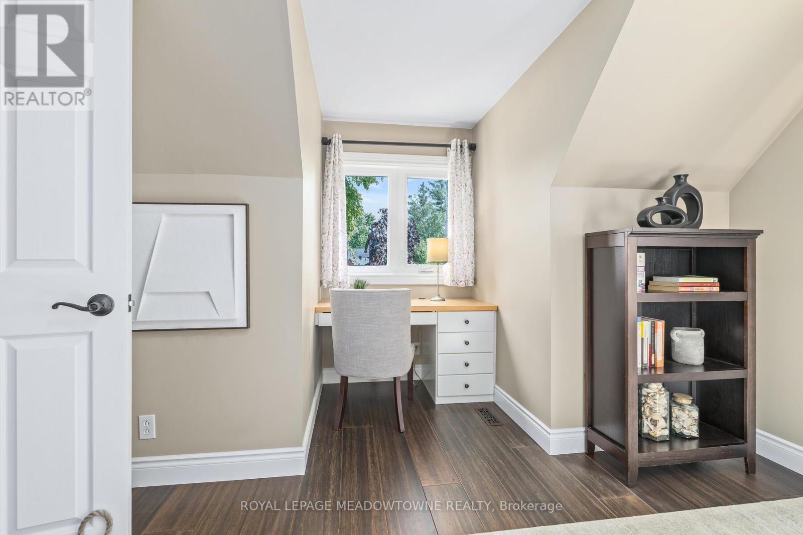 Photo 25 of 20 Cindebarke Terrace, Halton Hills ON