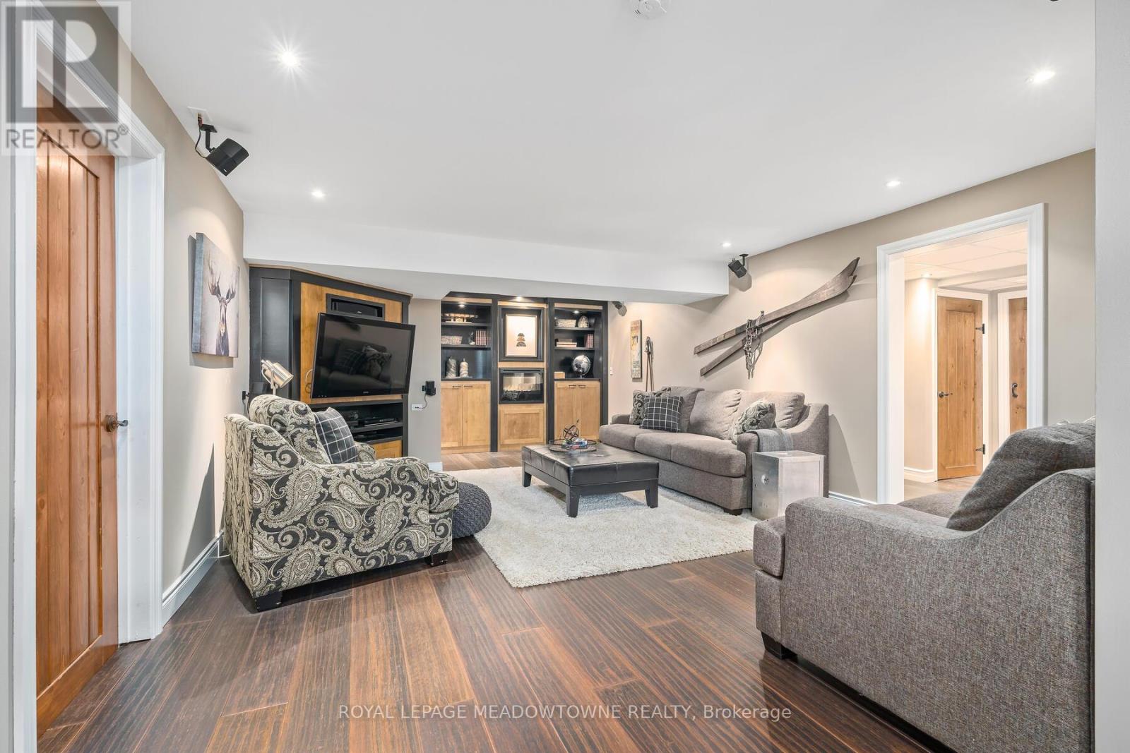Photo 37 of 20 Cindebarke Terrace, Halton Hills ON