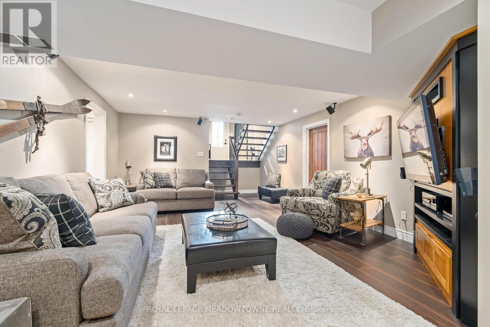 Photo 38 of 20 Cindebarke Terrace, Halton Hills ON