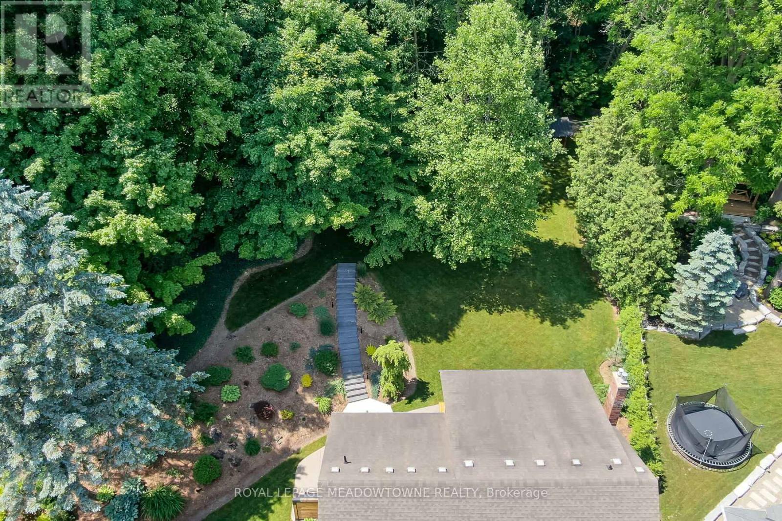 Photo 45 of 20 Cindebarke Terrace, Halton Hills ON