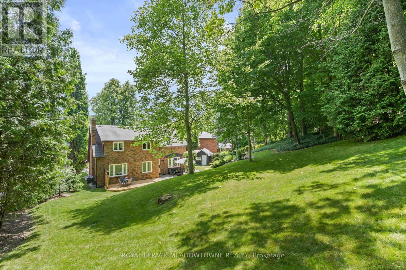 Photo 47 of 20 Cindebarke Terrace, Halton Hills ON