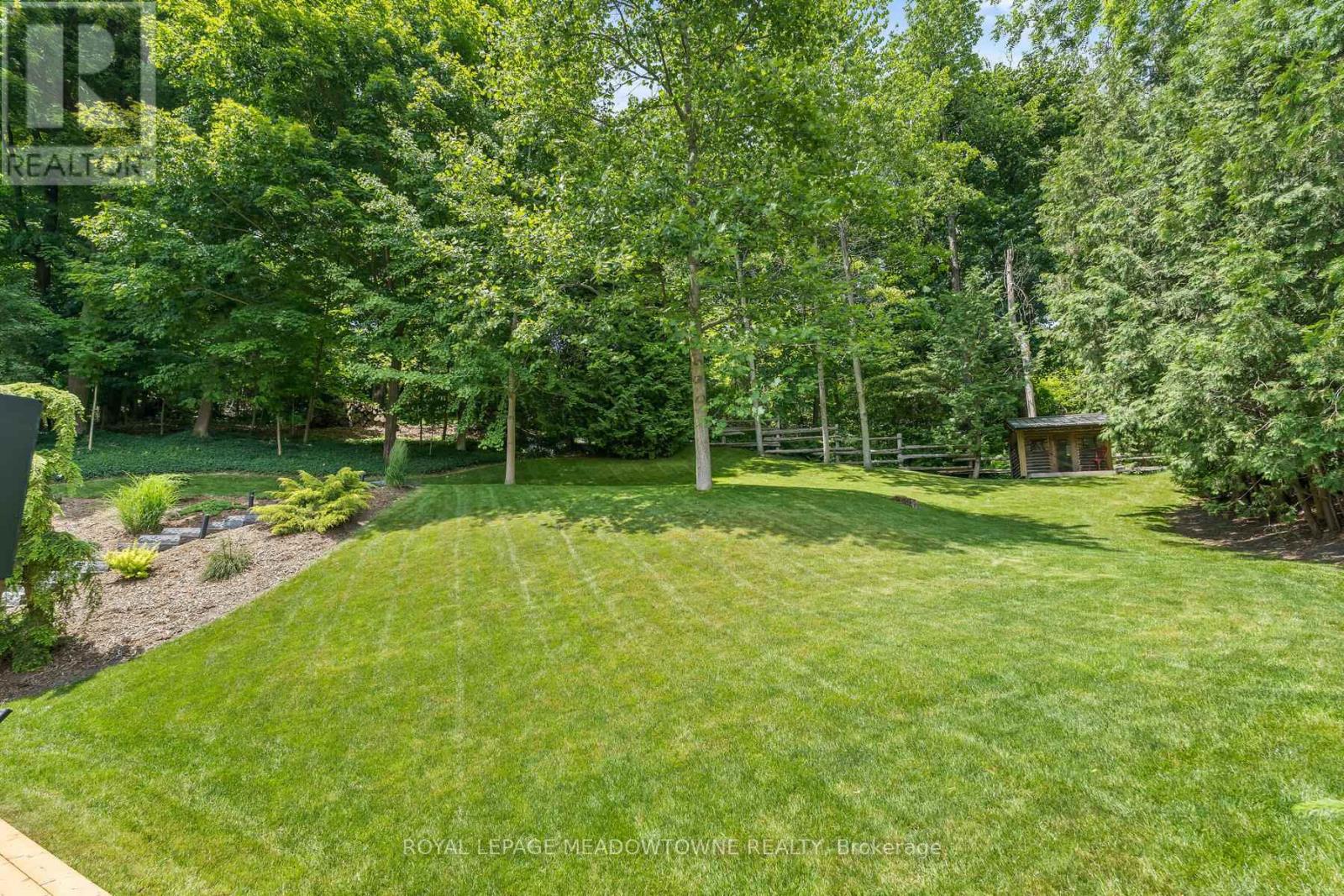 Photo 48 of 20 Cindebarke Terrace, Halton Hills ON