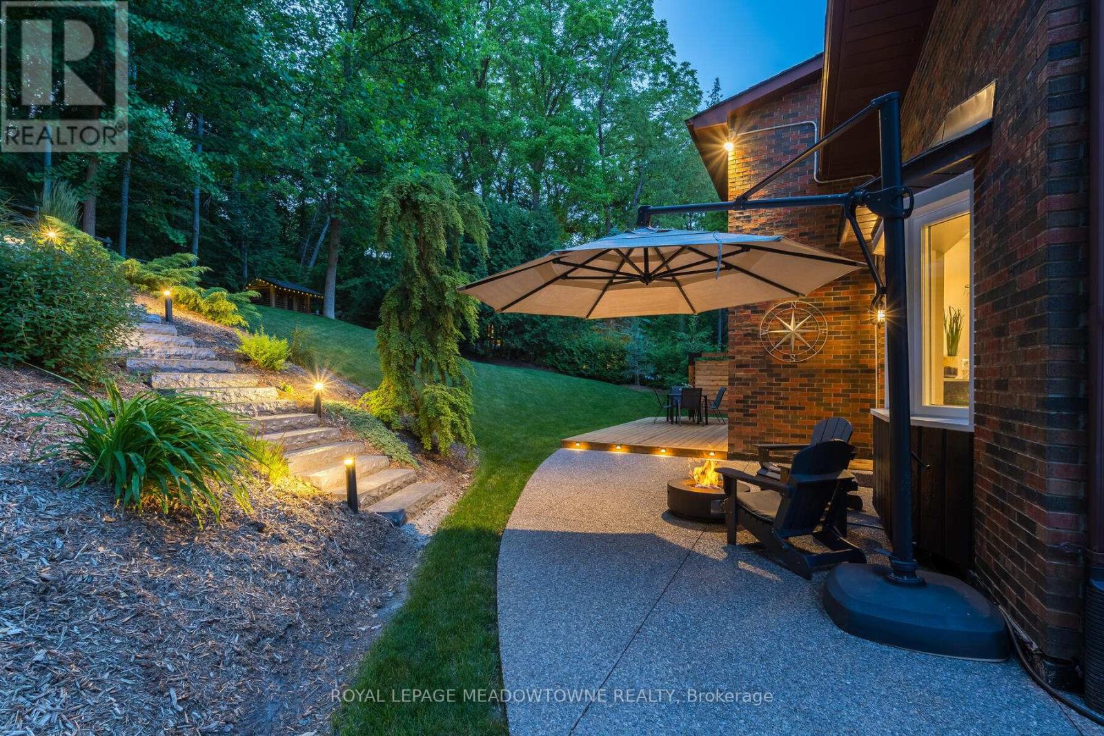 Photo 49 of 20 Cindebarke Terrace, Halton Hills ON