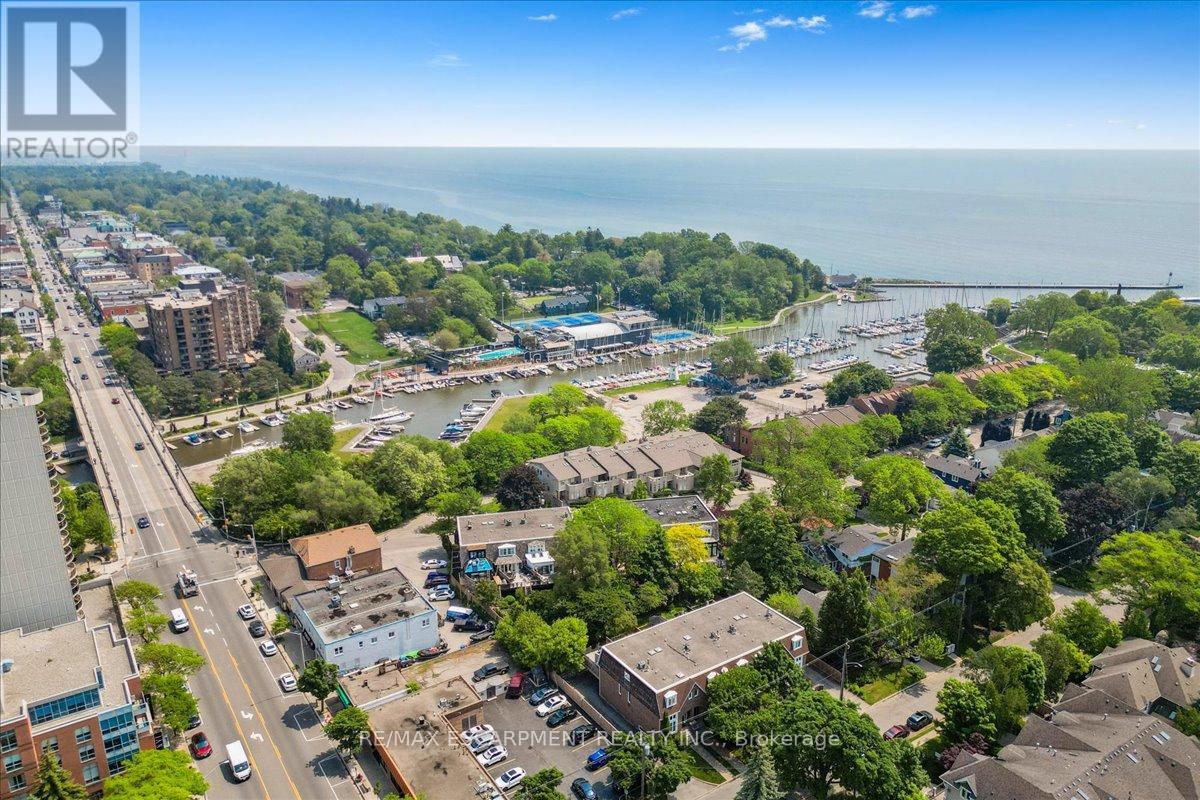 Photo 18 of 49 Head Street, Oakville ON