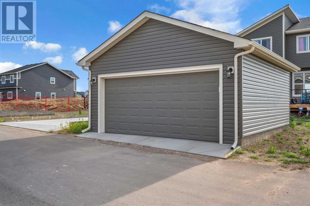 Photo 19 of 1422 Midtown Link Sw, Airdrie AB