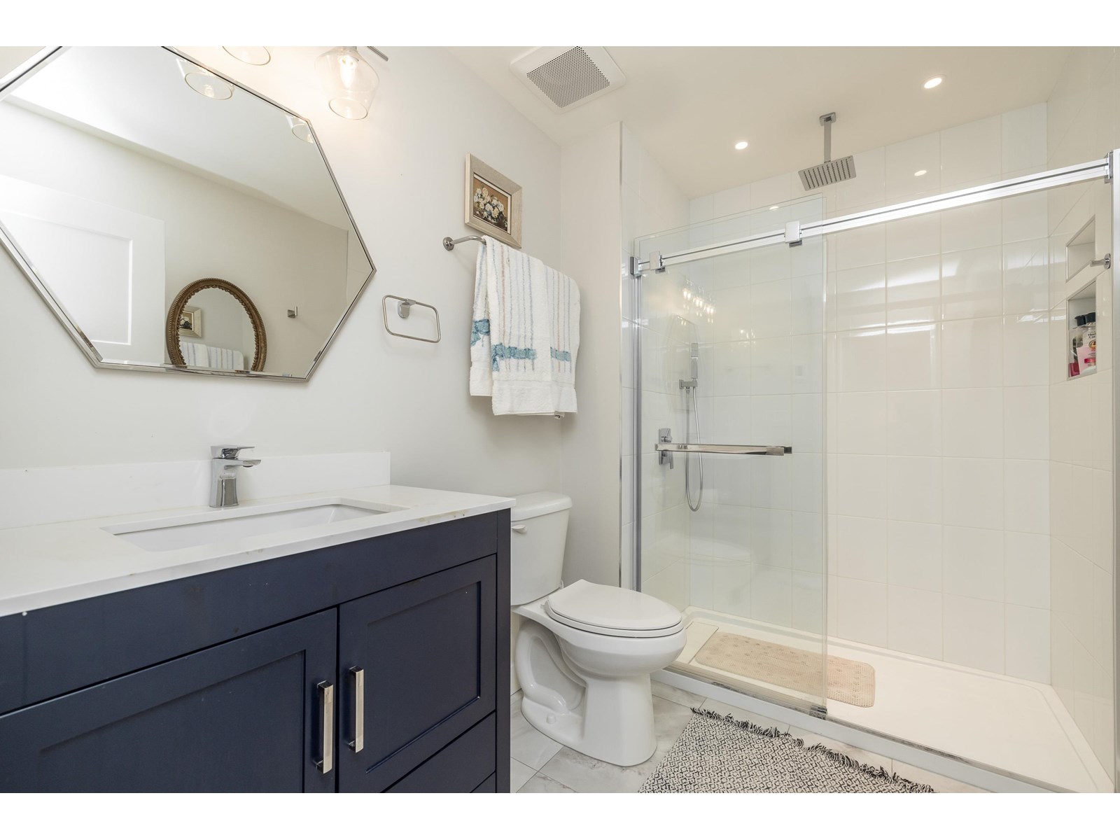 Photo 16 of 411 1785 Martin Drive, Surrey BC