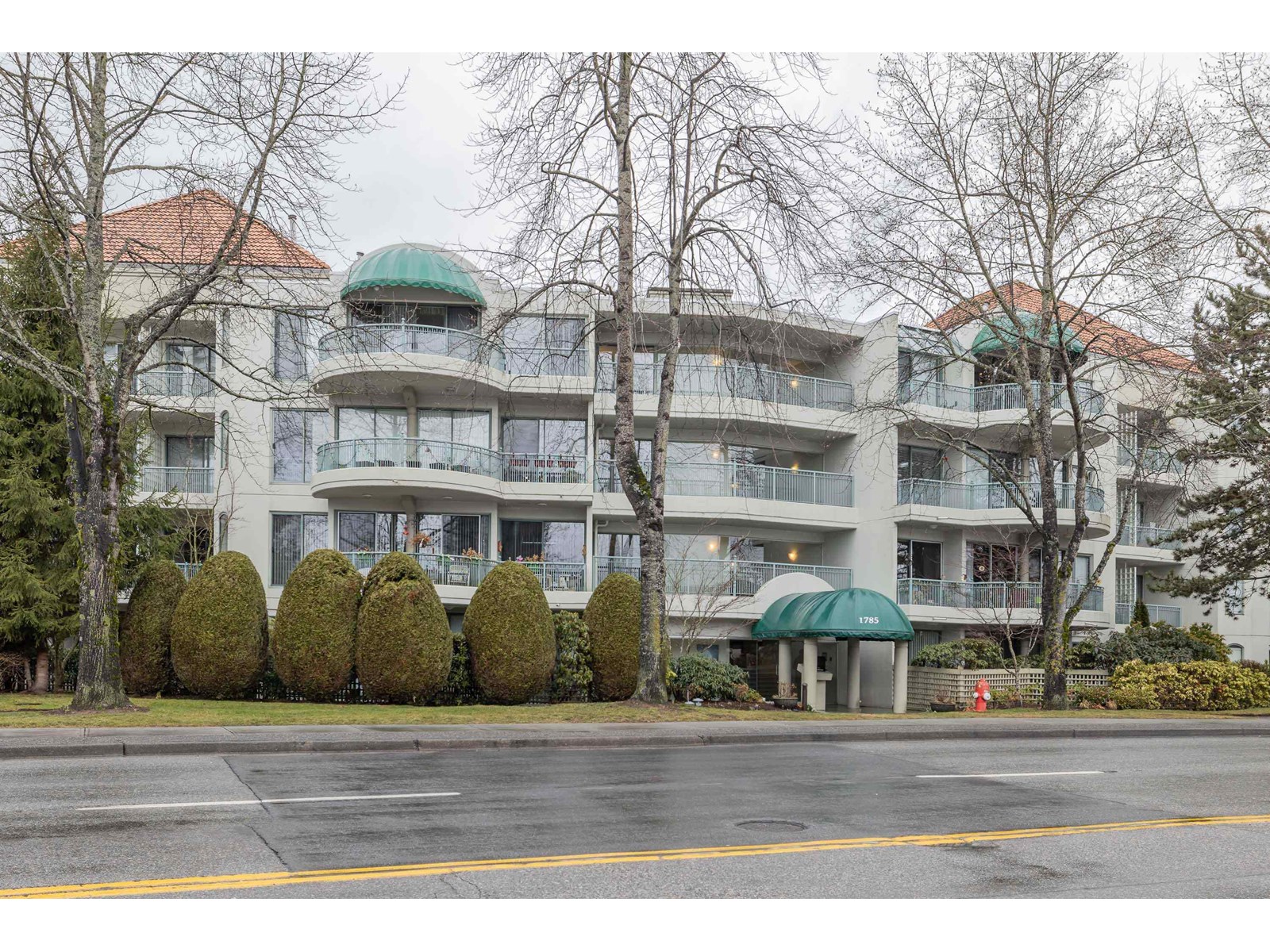 Photo 29 of 411 1785 Martin Drive, Surrey BC